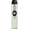GeekVape Wenax Q2 Pod Mod açık yeşil, dijital ekranlı elektronik sigara.